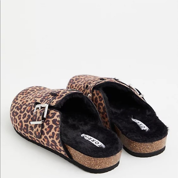 Torrid LEOPARD FAUX SUEDE & FAUX FUR-LINED FLAT size 7 - Picture 2 of 4